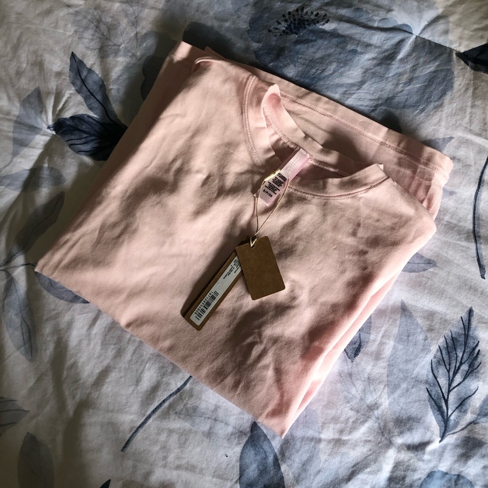 Skims pink top small. NWT